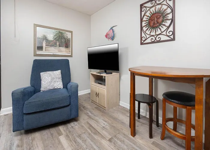 Surf & Racquet 303a Apartment *